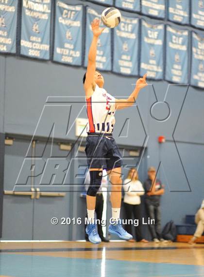 Thumbnail 1 in Beckman vs. Corona del Mar (CIF SoCal Regional D1 Semifinal) photogallery.