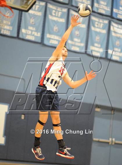 Thumbnail 1 in Beckman vs. Corona del Mar (CIF SoCal Regional D1 Semifinal) photogallery.