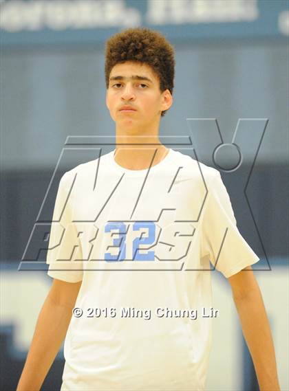 Thumbnail 1 in Beckman vs. Corona del Mar (CIF SoCal Regional D1 Semifinal) photogallery.