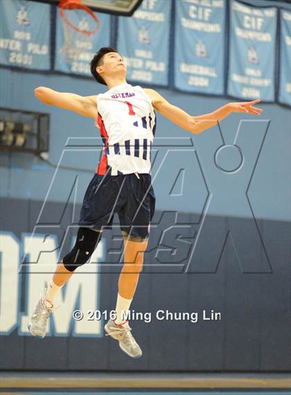 Thumbnail 2 in Beckman vs. Corona del Mar (CIF SoCal Regional D1 Semifinal) photogallery.
