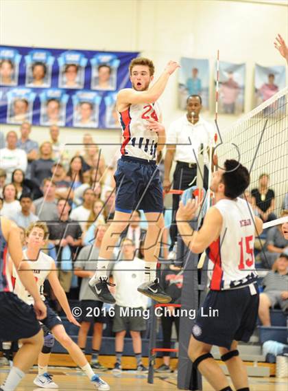 Thumbnail 1 in Beckman vs. Corona del Mar (CIF SoCal Regional D1 Semifinal) photogallery.