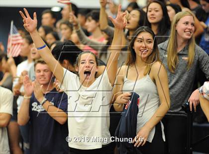 Thumbnail 2 in Beckman vs. Corona del Mar (CIF SoCal Regional D1 Semifinal) photogallery.