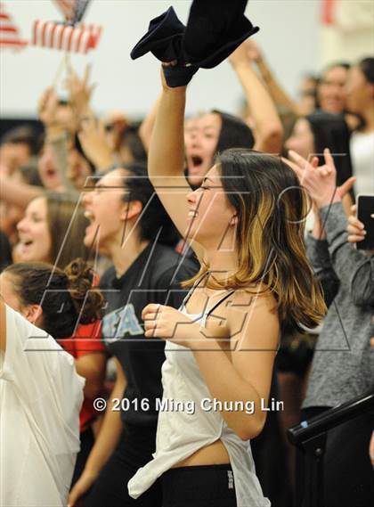 Thumbnail 3 in Beckman vs. Corona del Mar (CIF SoCal Regional D1 Semifinal) photogallery.