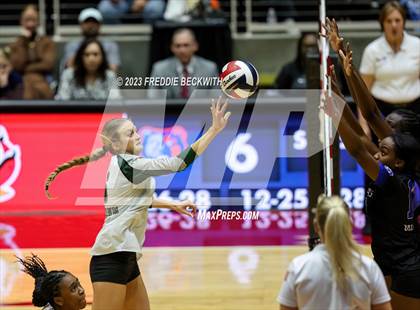 Thumbnail 2 in Grand Oaks vs. Prosper (UIL 6A Volleyball Semi-Final) photogallery.