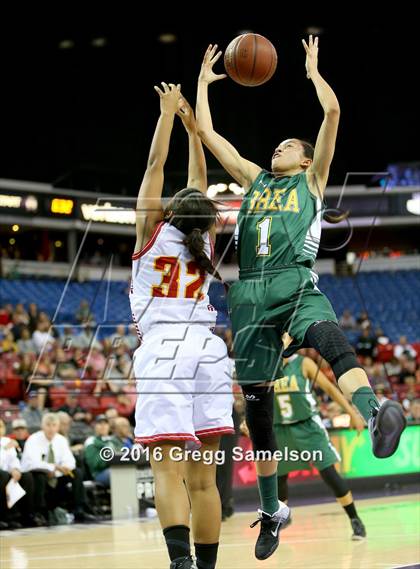 Thumbnail 3 in St. Francis vs Brea Olinda (CIF State D1 Final) photogallery.