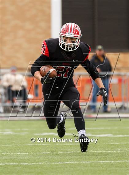 Thumbnail 3 in Barrington vs Maine South (IHSA 8A 2nd Round) photogallery.