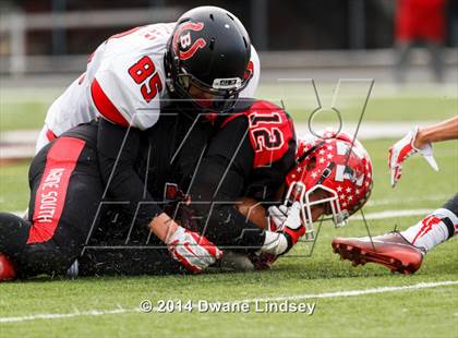 Thumbnail 3 in Barrington vs Maine South (IHSA 8A 2nd Round) photogallery.