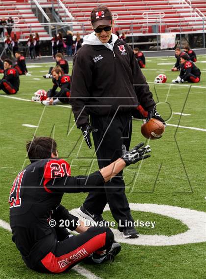 Thumbnail 3 in Barrington vs Maine South (IHSA 8A 2nd Round) photogallery.