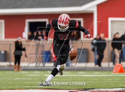 Thumbnail 3 in Barrington vs Maine South (IHSA 8A 2nd Round) photogallery.