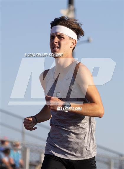 Thumbnail 2 in Weatherford Eagle Invitational (1600 Meter) photogallery.