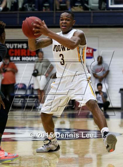 Thumbnail 2 in Moreau Catholic vs. Bishop O'Dowd (CIF NCS D3 Final) photogallery.