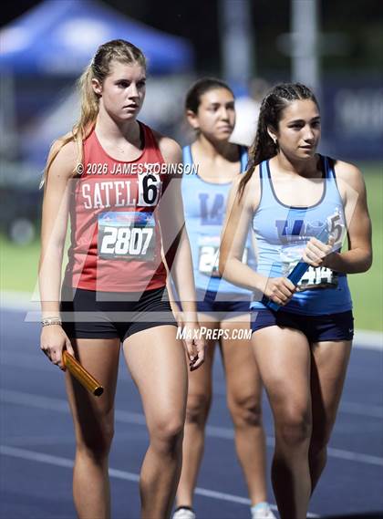 Thumbnail 2 in FHSAA Class 3A Final (4x400m) photogallery.
