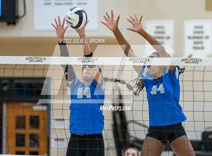 Thumbnail 1 in Hamilton Southeastern vs. McCutcheon (IHSAA 4A Regional final) photogallery.