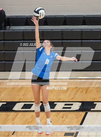 Thumbnail 1 in Hamilton Southeastern vs. McCutcheon (IHSAA 4A Regional final) photogallery.