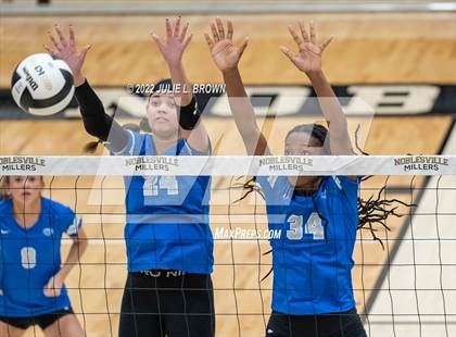 Thumbnail 3 in Hamilton Southeastern vs. McCutcheon (IHSAA 4A Regional final) photogallery.
