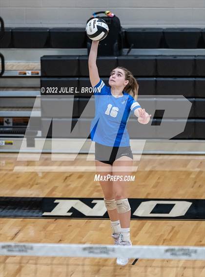 Thumbnail 1 in Hamilton Southeastern vs. McCutcheon (IHSAA 4A Regional final) photogallery.