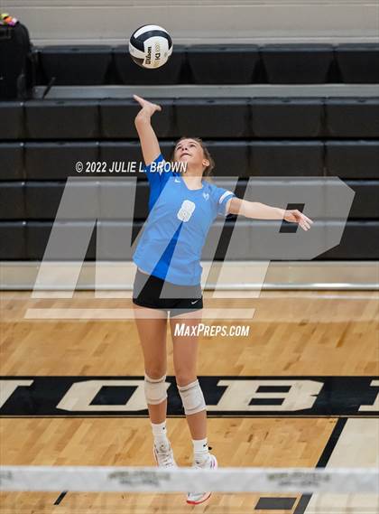 Thumbnail 2 in Hamilton Southeastern vs. McCutcheon (IHSAA 4A Regional final) photogallery.