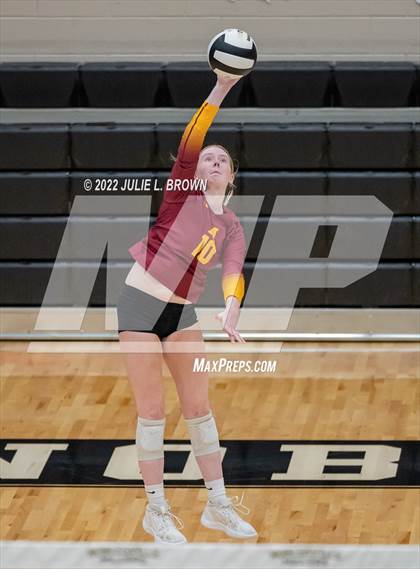 Thumbnail 2 in Hamilton Southeastern vs. McCutcheon (IHSAA 4A Regional final) photogallery.