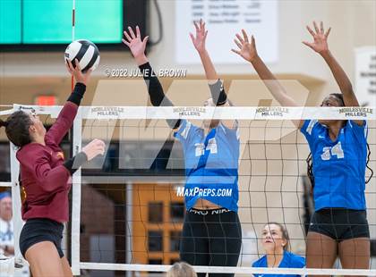 Thumbnail 3 in Hamilton Southeastern vs. McCutcheon (IHSAA 4A Regional final) photogallery.