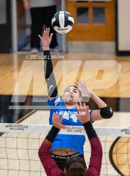 Thumbnail 3 in Hamilton Southeastern vs. McCutcheon (IHSAA 4A Regional final) photogallery.