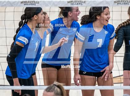 Thumbnail 1 in Hamilton Southeastern vs. McCutcheon (IHSAA 4A Regional final) photogallery.
