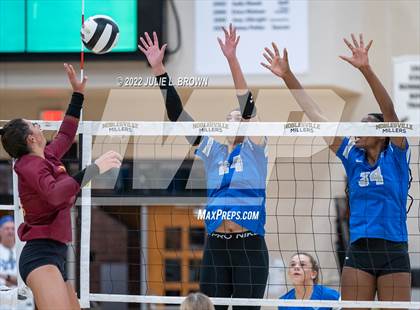 Thumbnail 2 in Hamilton Southeastern vs. McCutcheon (IHSAA 4A Regional final) photogallery.