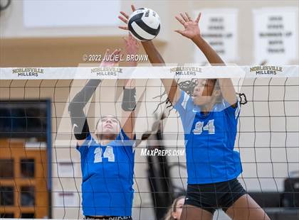 Thumbnail 1 in Hamilton Southeastern vs. McCutcheon (IHSAA 4A Regional final) photogallery.