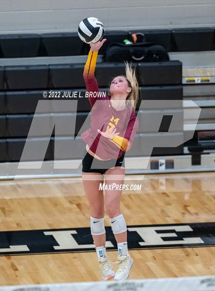 Thumbnail 2 in Hamilton Southeastern vs. McCutcheon (IHSAA 4A Regional final) photogallery.