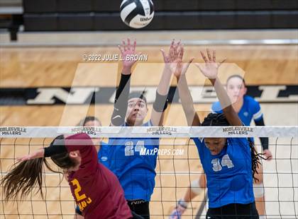 Thumbnail 1 in Hamilton Southeastern vs. McCutcheon (IHSAA 4A Regional final) photogallery.