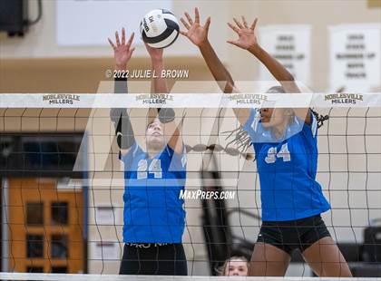 Thumbnail 2 in Hamilton Southeastern vs. McCutcheon (IHSAA 4A Regional final) photogallery.