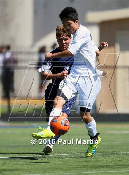 Thumbnail 1 in Fremd vs. Oswego photogallery.