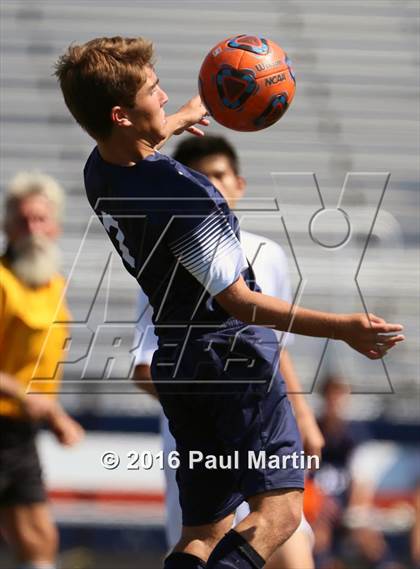 Thumbnail 2 in Fremd vs. Oswego photogallery.