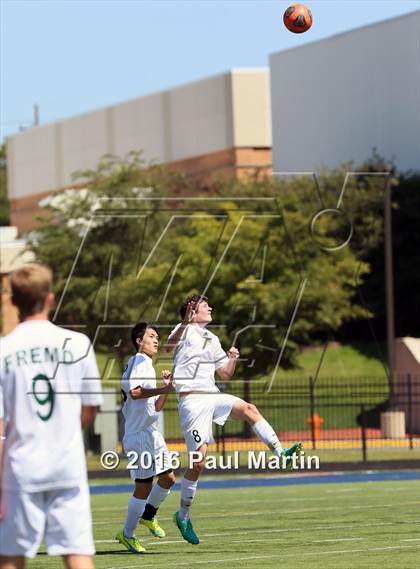 Thumbnail 2 in Fremd vs. Oswego photogallery.