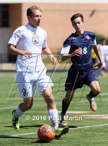 Thumbnail 2 in Fremd vs. Oswego photogallery.