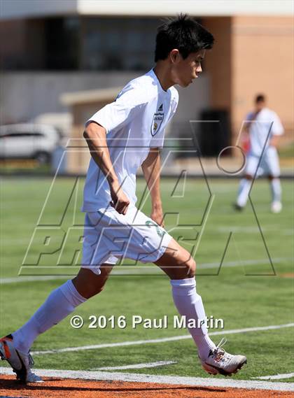 Thumbnail 1 in Fremd vs. Oswego photogallery.