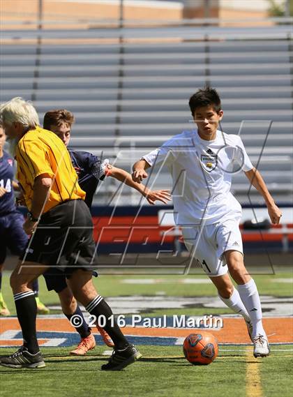 Thumbnail 3 in Fremd vs. Oswego photogallery.