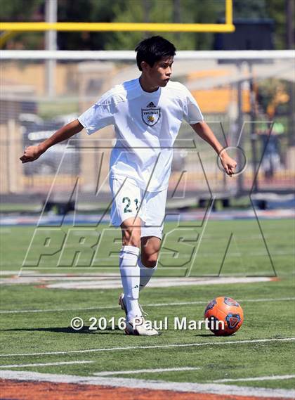 Thumbnail 1 in Fremd vs. Oswego photogallery.