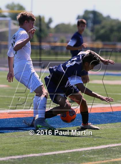Thumbnail 1 in Fremd vs. Oswego photogallery.