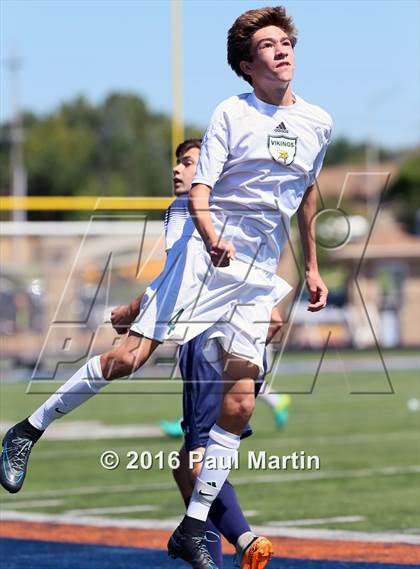 Thumbnail 3 in Fremd vs. Oswego photogallery.