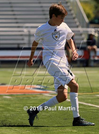 Thumbnail 2 in Fremd vs. Oswego photogallery.