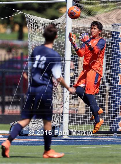 Thumbnail 2 in Fremd vs. Oswego photogallery.