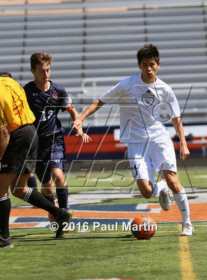 Thumbnail 1 in Fremd vs. Oswego photogallery.