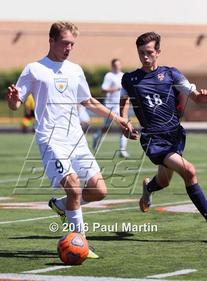 Thumbnail 3 in Fremd vs. Oswego photogallery.