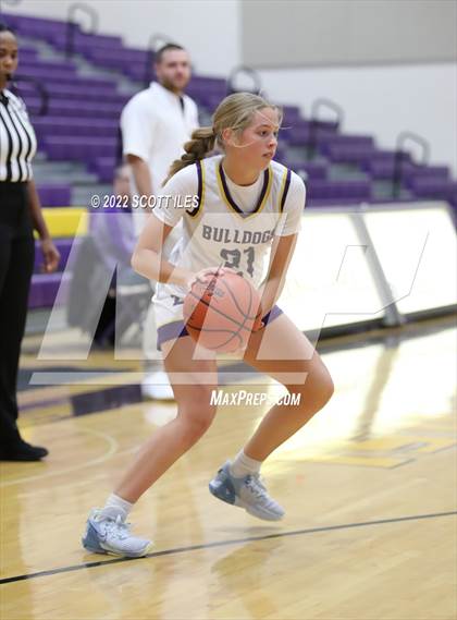 Thumbnail 3 in Columbus Academy vs Bloom-Carroll photogallery.