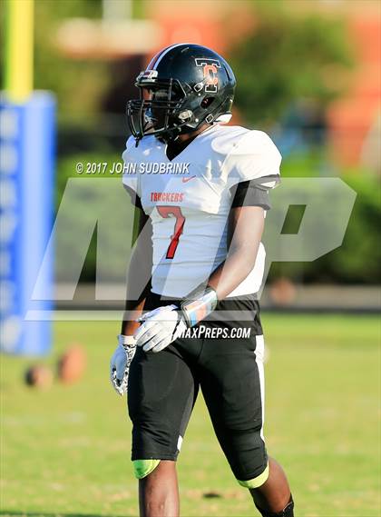 Thumbnail 1 in Churchland @ Norview photogallery.