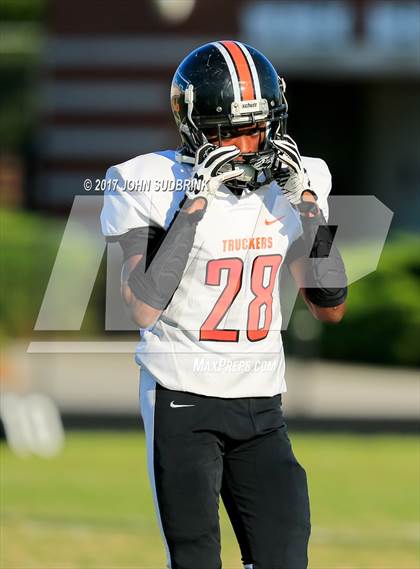 Thumbnail 1 in Churchland @ Norview photogallery.