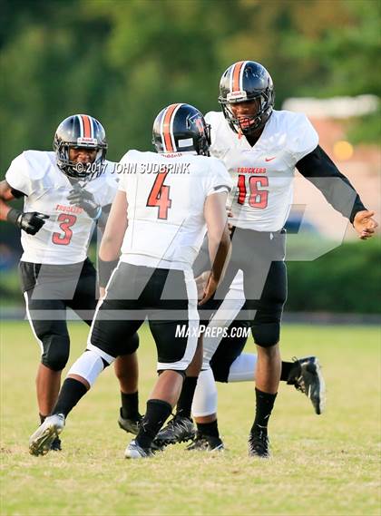 Thumbnail 3 in Churchland @ Norview photogallery.