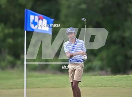 Thumbnail 2 in UIL 6A Boys Golf Finals (Round 1) photogallery.