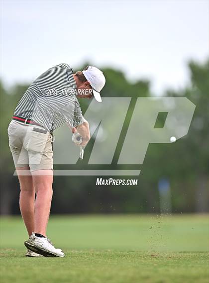 Thumbnail 3 in UIL 6A Boys Golf Finals (Round 1) photogallery.