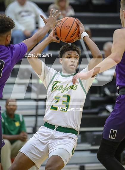 Thumbnail 3 in Manzano vs. Mayfield (Albuquerque Academy Joe Armijo Basketball Classic) photogallery.
